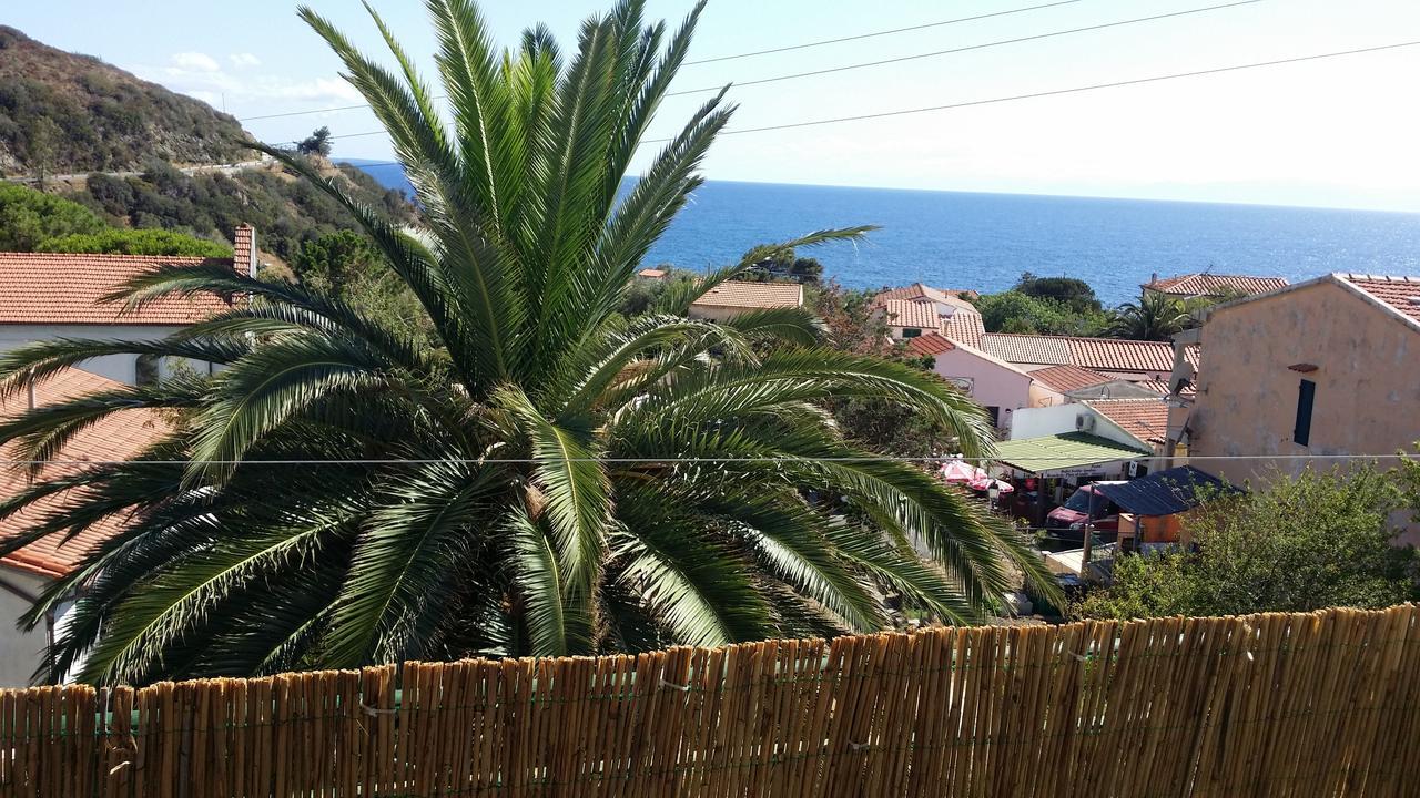 Ferienwohnung La Casa Del Sole Pomonte Exterior foto